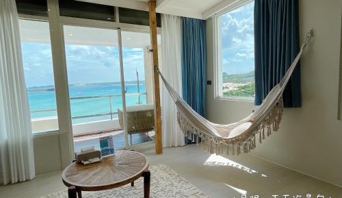 King Suite with Sea View (Non pet friendly)