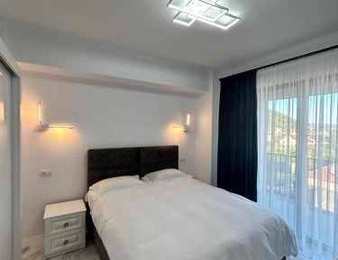 Two-Bedroom Apartment with Mountain View