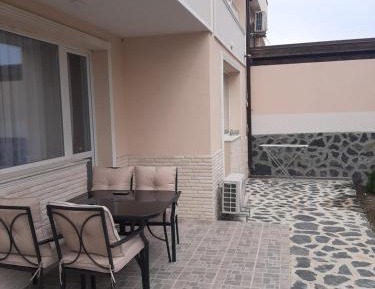 One-Bedroom Apartment with Garden View