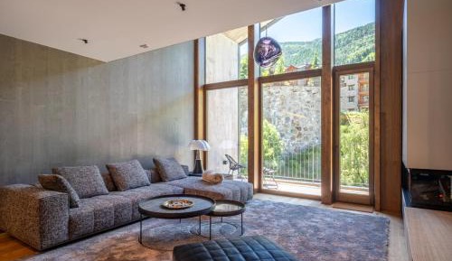 Four-Bedroom Penthouse Apartment