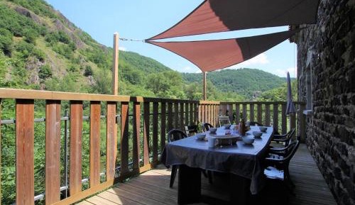 Holiday Home (9 Adults)