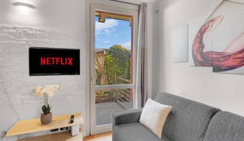 Deluxe One-Bedroom Apartment with Garden View