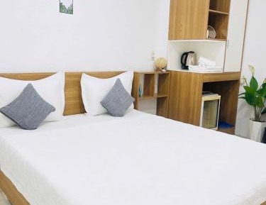 Queen Room with Garden View