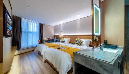 Deluxe Double Room (2 Adults + 1 Child)