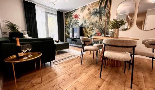 Two-Bedroom Deluxe Apartment with Balcony