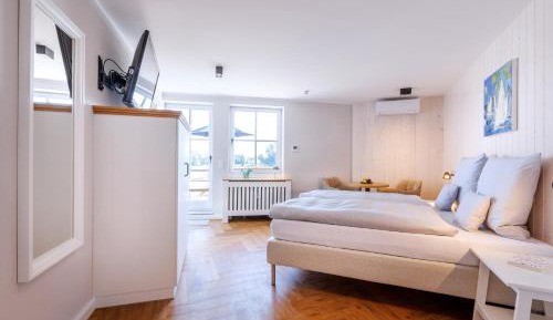 One-Bedroom Apartment with Terrace