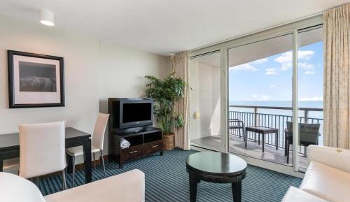 Deluxe King Suite