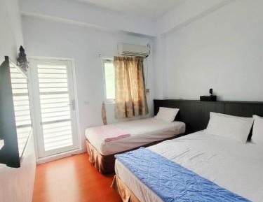 Triple Room with Private Bathroom