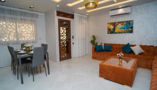 Three-Bedroom Deluxe Apartment