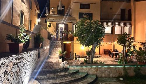 Two-Bedroom Deluxe Apartment with Balcony