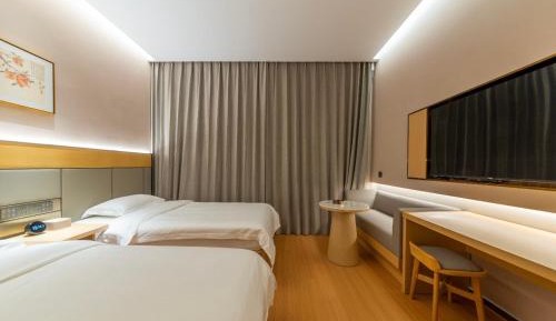 Twin Room with View