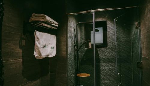 King Room with Pool View