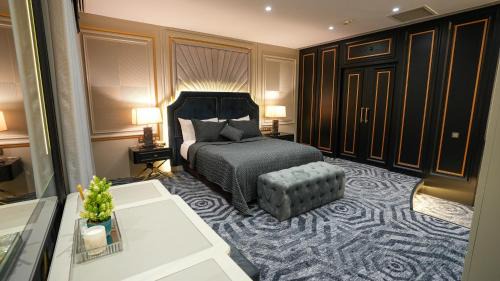 One-Bedroom King Suite with Sofa Bed
