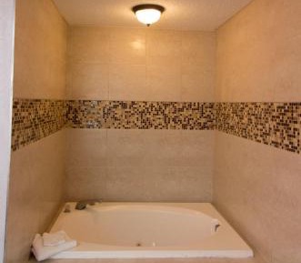 Suite with Hot Tub