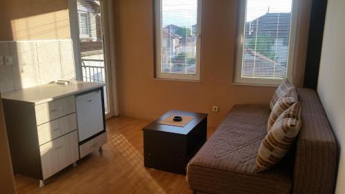 Deluxe Studio