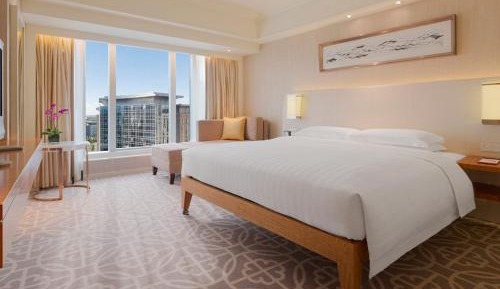 Club King Suite
