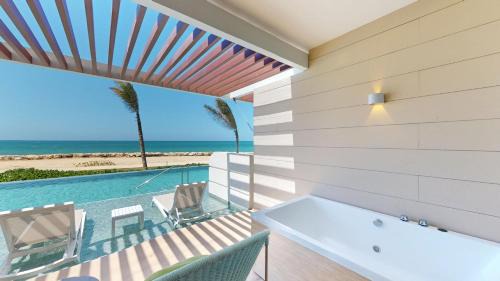 Swim out Platinum Junior Suite