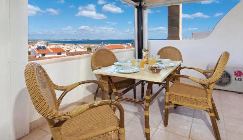 One-Bedroom Apartment with Sea View