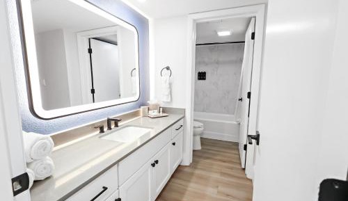 Renovated Deluxe Guest Room - Two Double Beds