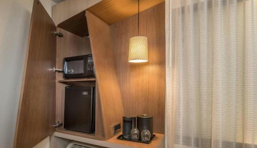 One-Bedroom King Suite