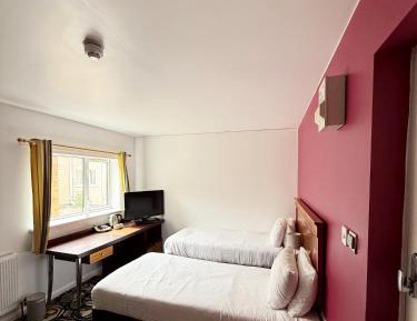 Twin Room with Private Bathroom