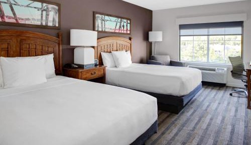 Standard Queen Room with Two Queen Beds