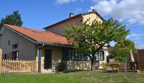 Holiday Home (9 Adults)