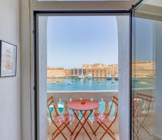 Two-Bedroom Apartment with Balcony and Sea View