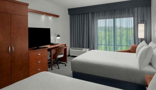 Queen Room with Two Queen Beds - Hearing Accessible