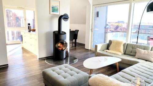 Three-Bedroom Apartment with Balcony