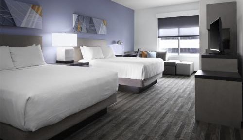 Den Guestroom with Two Queen Beds