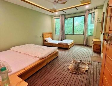 Deluxe Double Room (2 Adults + 1 Child)