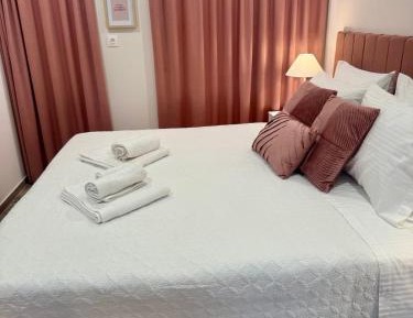 Studio Apartment with One Double Bed