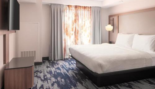 One-Bedroom King Suite