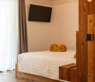 Double Room with Mountain View