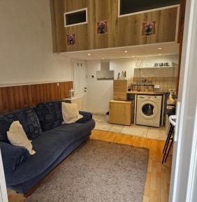 One-Bedroom Apartment with Garden View