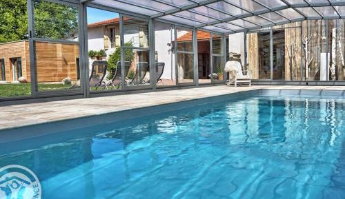 Holiday Home (14 Adults)