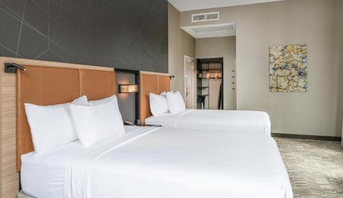 Double Queen Room with View