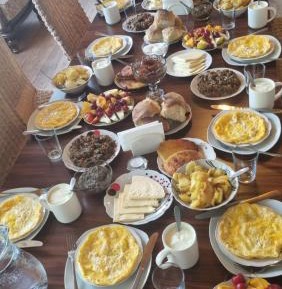 Double or Twin Room with Mountain View