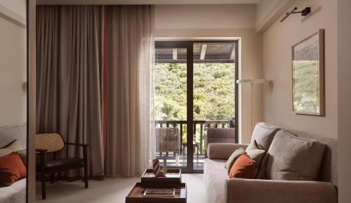 Deluxe Suite Garden View