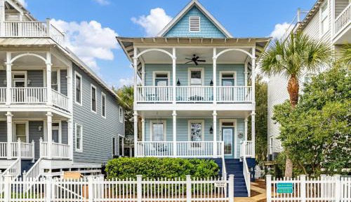 Three-Bedroom Holiday Home 
