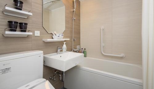 Queen Double Room- Public Bath and Sauna