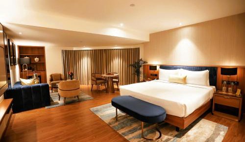 Junior Suite (1+1 Happy Hour from 11am - 11pm)