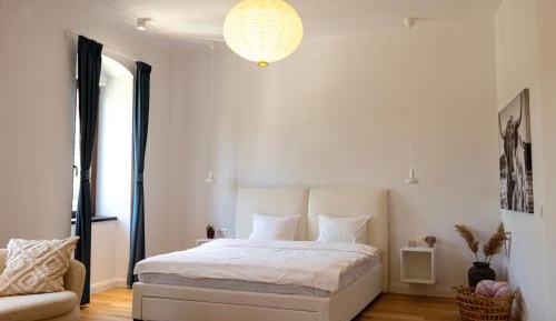 Two-Bedroom Deluxe Apartment with Balcony