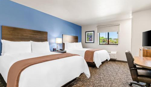 Deluxe Queen Room with Two Queen Beds