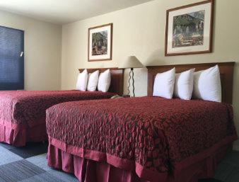 Double Room with Two Double Beds - Non-Smoking