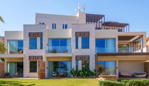 Four Bedroom Ocean Villa with Garden and Pool