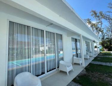 King Room with Pool View