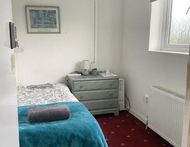 Single Room with Shared Bathroom
