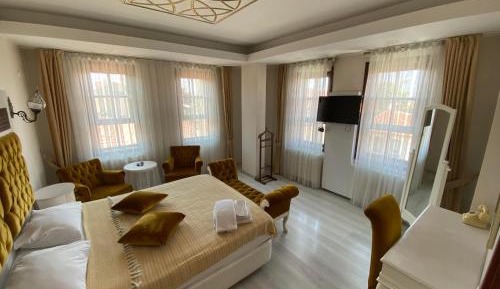 Deluxe Family Suite